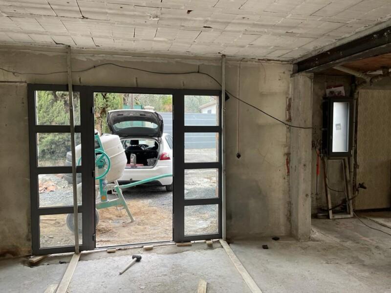 Pose d'une porte extérieure